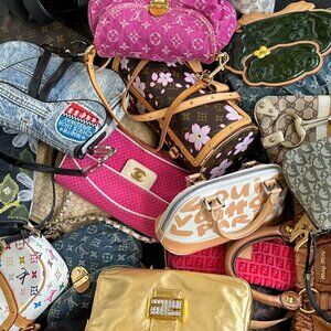 Welcome to my closet! <3